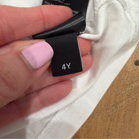 AMIRI Kids White Tee with Blue Patterned Staggered Logo size 4 - Picture 8 of 11